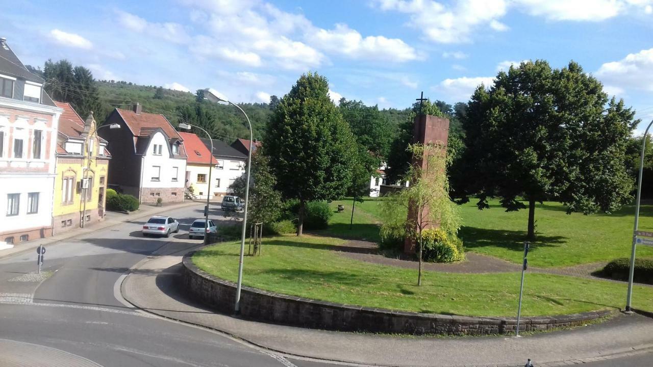 Hotel Triebener-Hof Quierschied Exterior foto