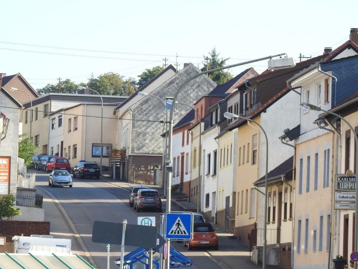 Hotel Triebener-Hof Quierschied Exterior foto